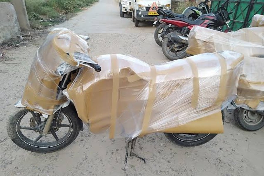 Bike transportation service with secure loading