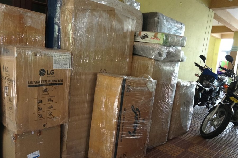 Packing and unpacking with professional materials